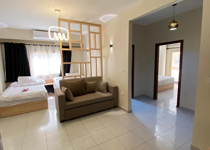 Downtown Keys Apartmanhotel Gurdaka